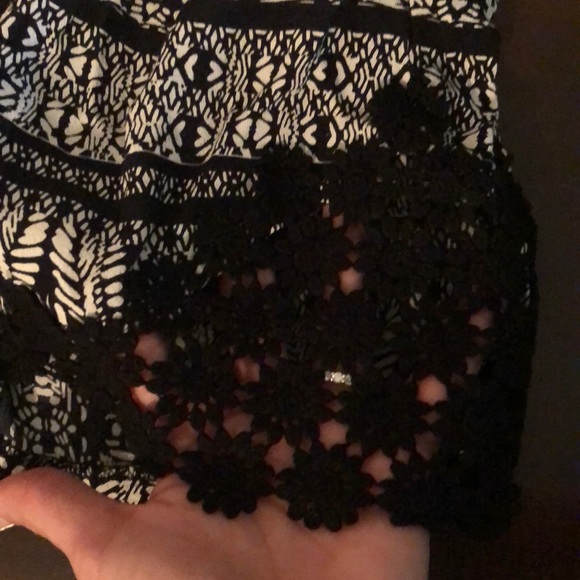 Forever 21 Shorts - Picture 2 of 2